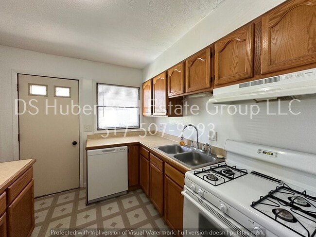 Building Photo - 326 E Sycamore-