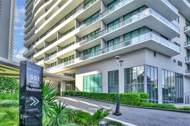 Building Photo - 501 NE 31st St