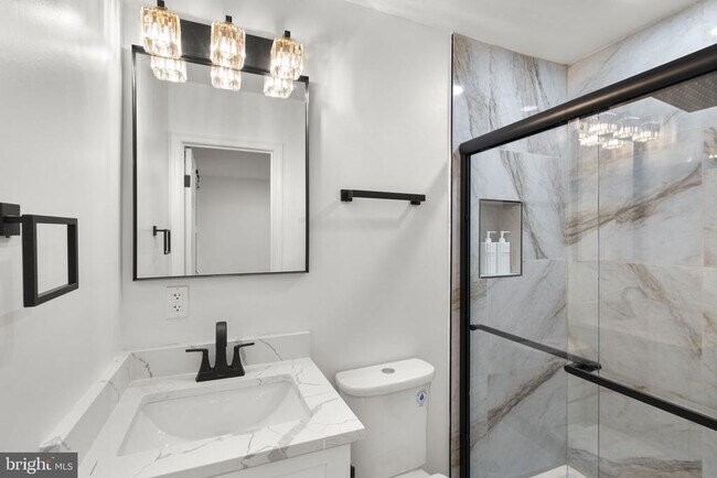 Building Photo - 2339 N Powhatan St