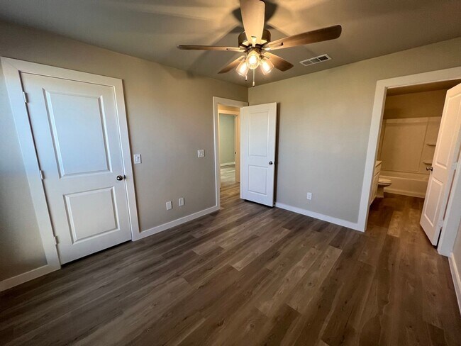 Building Photo - NEW 3 Bedroom In Harvest Development In Wo...