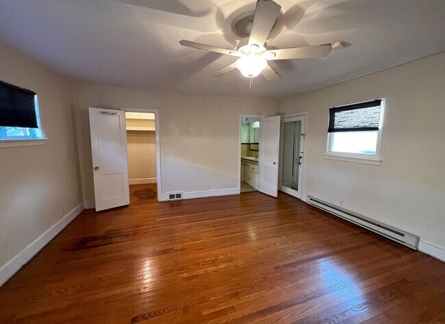 Building Photo - FOR RENT IN ARDMORE!!