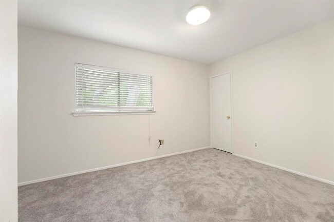 Building Photo - 4401 Molokai Dr