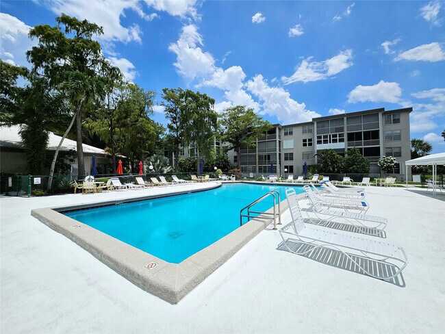 Building Photo - 4899 NW 26th Ct