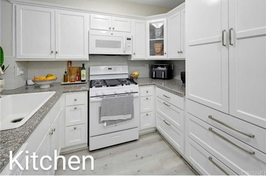 Building Photo - 3322 Holly Grove St