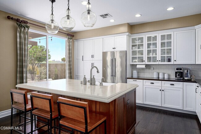Building Photo - 3024 Hollycrest Ave