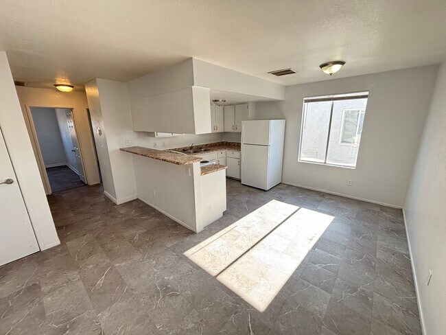 Building Photo - Charming 3Bed/1Bath apartment located in North Las Vegas— Enjoy Rent-Free Holidays!