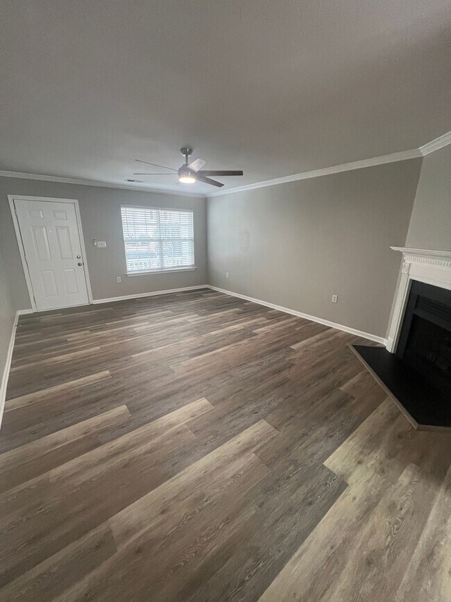 Building Photo - Charlotte Home for Rent (4 beds, 2.5 Baths)