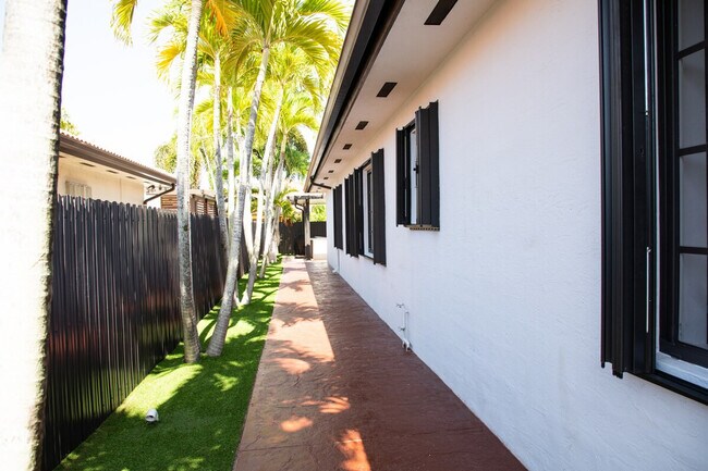 Building Photo - 14361 SW 31st St