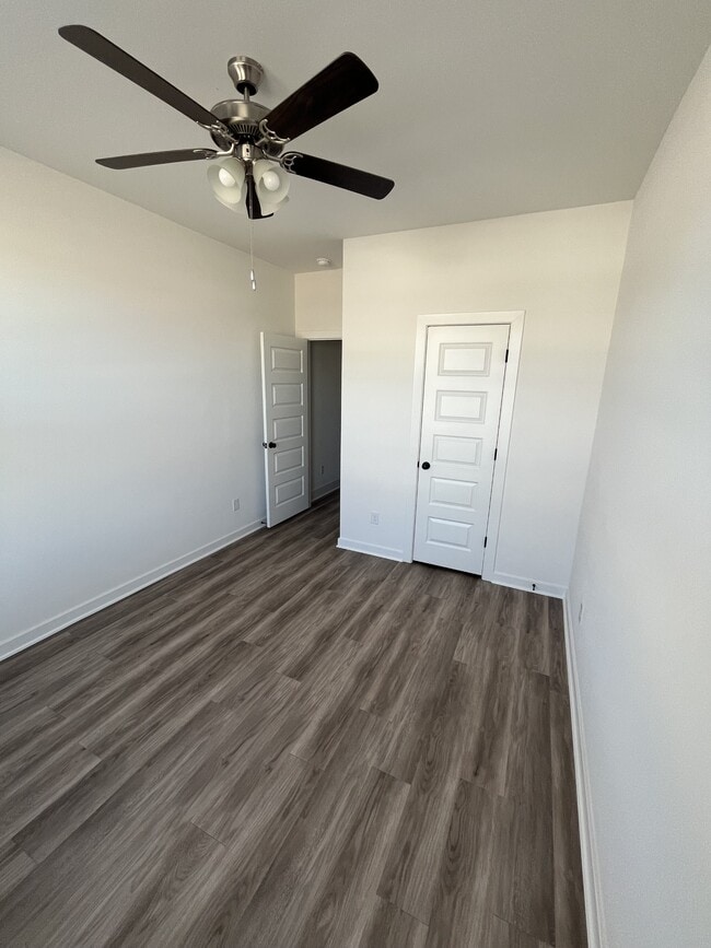 Building Photo - 513 W Gosling Isle