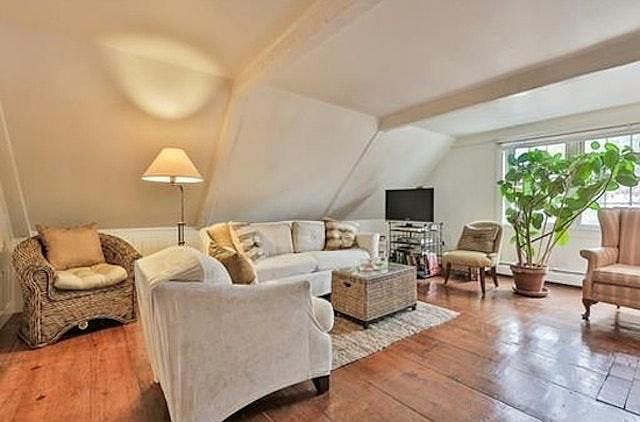 Building Photo - 20 Horton St