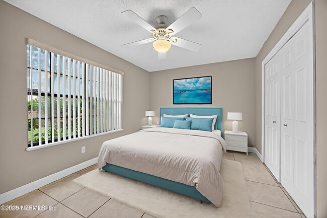 Building Photo - 3945 Oak St