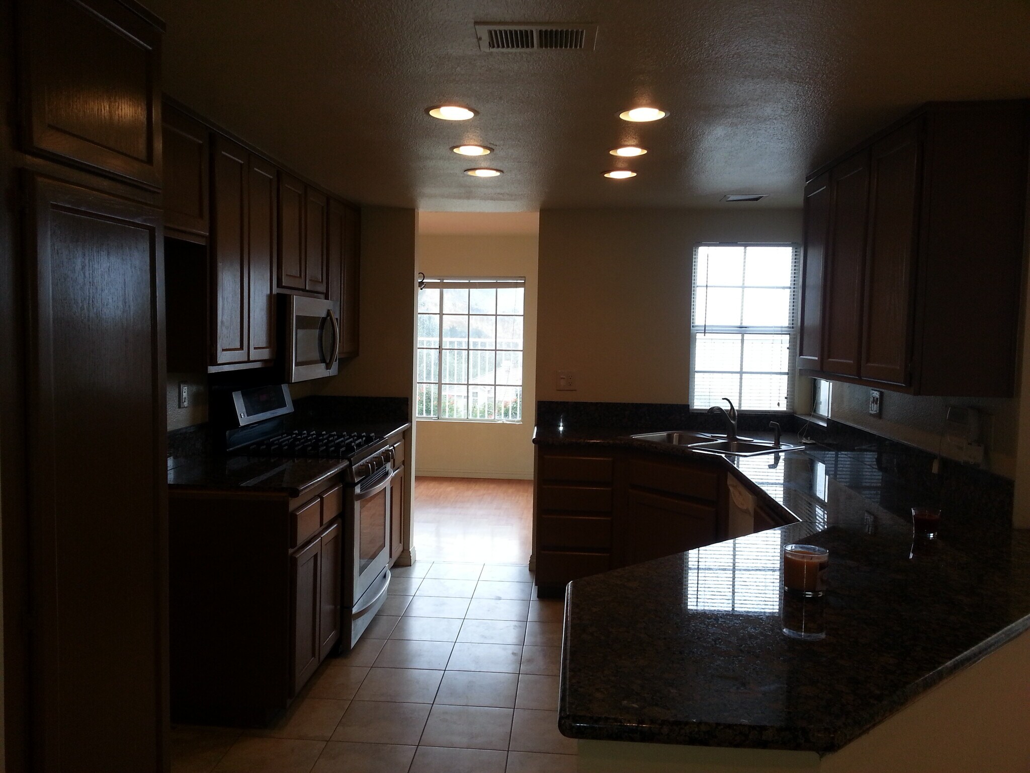 Building Photo - 857 S Sapphire Ln
