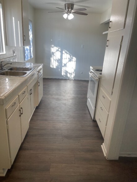 Building Photo - 2232 E Lenita Ln