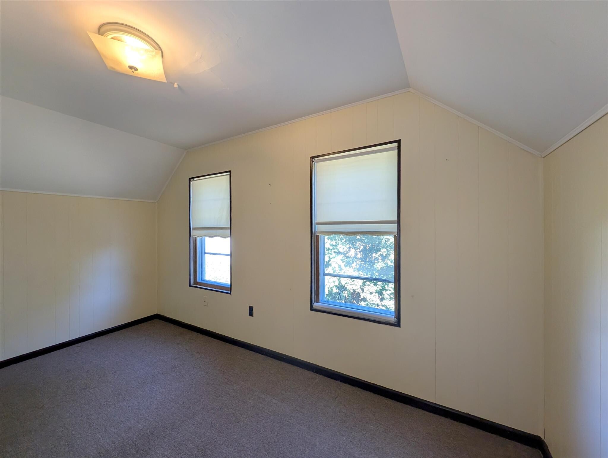 Building Photo - 58 Monument St