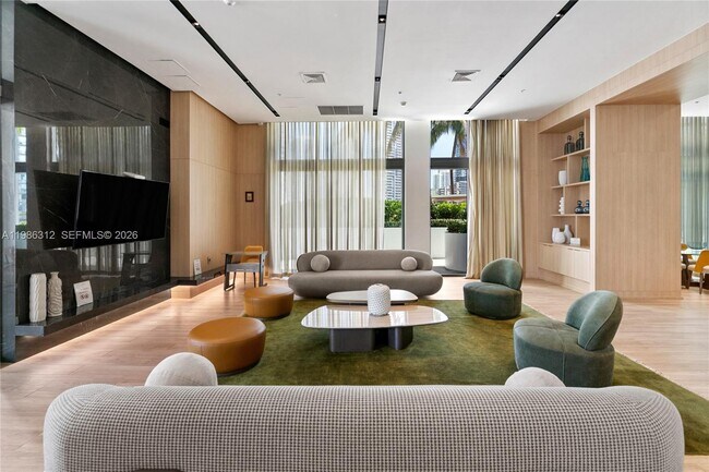 Building Photo - 90 SW 3rd St