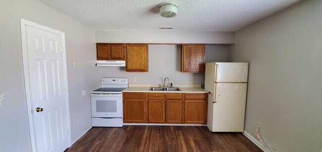 Building Photo - 3410 Calumet Pl