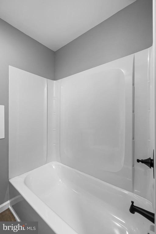 Building Photo - 1480 Seven Valleys Rd