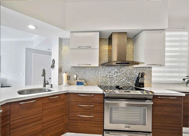 Building Photo - Gorgeous 2 bedroom 2 bath In Aventura on the Intercoastal