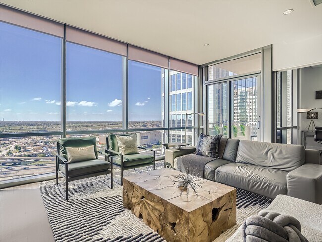 Building Photo - 2200 Victory Ave