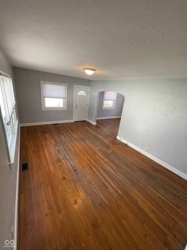 Building Photo - 822 N Emerson Ave