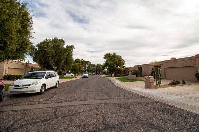 Building Photo - Scottsdale - McCormick Ranch Home - 3 Bedr...