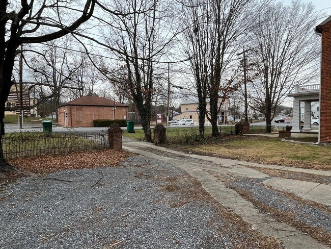Building Photo - Charming 2-Bedroom Duplex Retreat on Mcgah...
