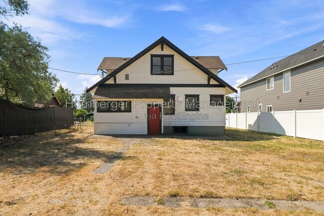 Building Photo - 2719 E Columbia Ave