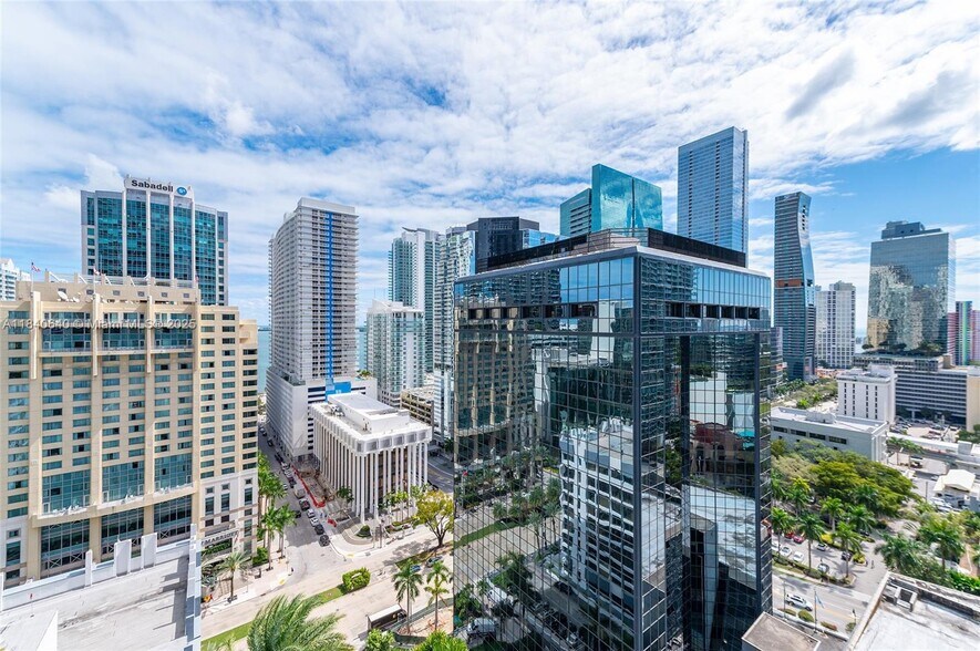 Building Photo - 1080 Brickell Ave