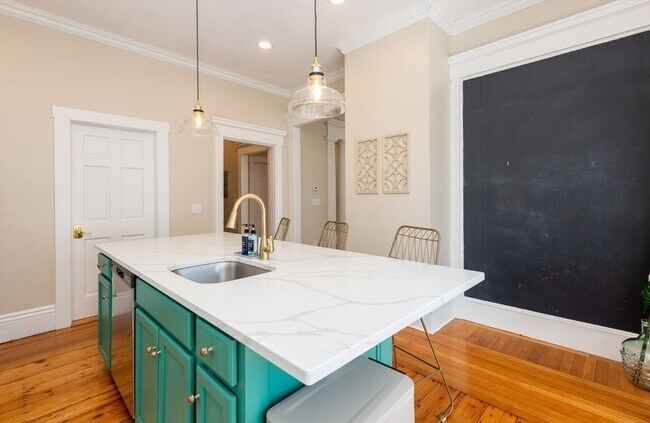 Building Photo - 23 Atlantic St