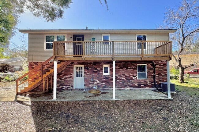 Building Photo - AVAILABLE NOW! (Pet Friendly)