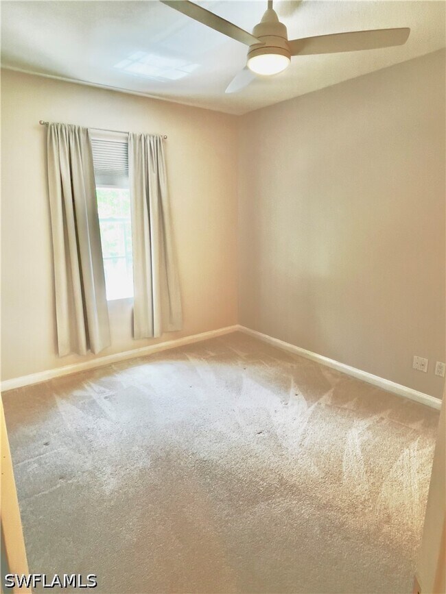 Building Photo - 5669 Cove Cir