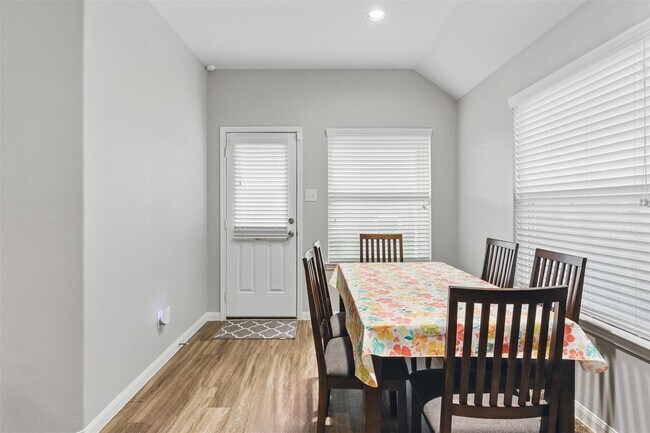 Building Photo - 12911 Italian Cypress Trail