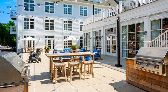 Building Photo - 333 Unquowa Rd