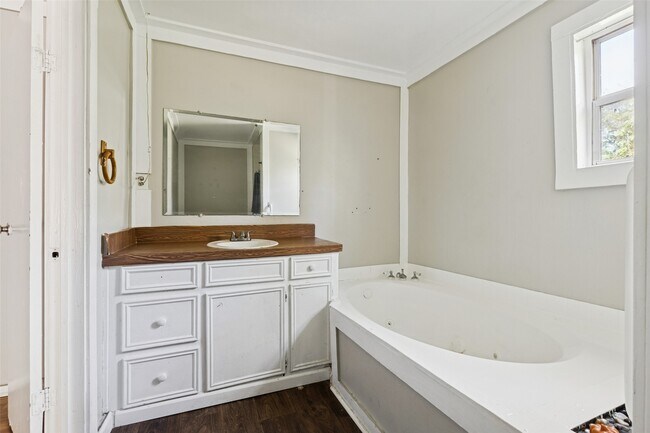 Building Photo - 111 Lazy Trail