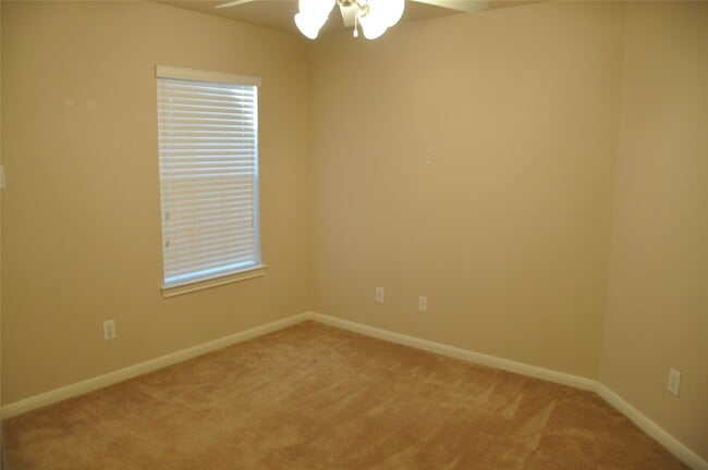 Building Photo - 2170 Brittany Colony Dr