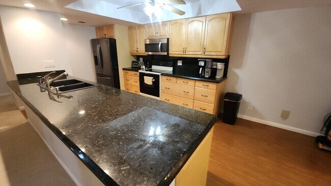 Building Photo - 950 Egret Cir