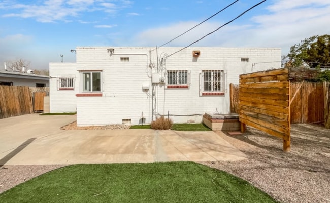 Building Photo - 3412 Anderson Ave SE