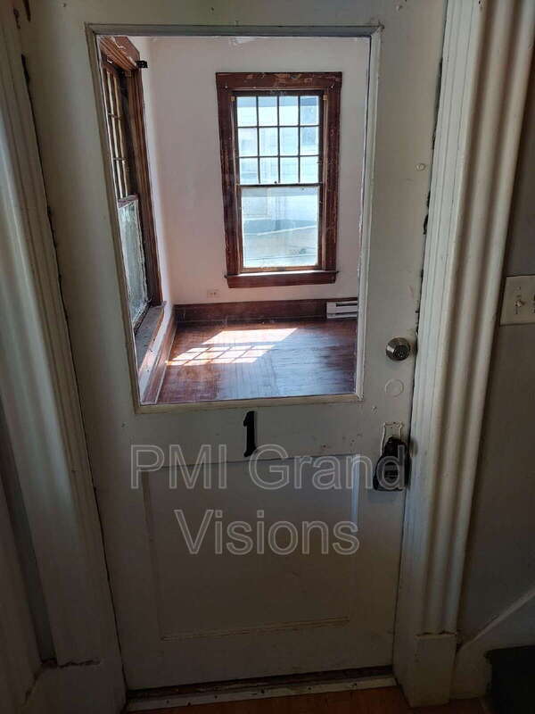 Building Photo - 623 W William St