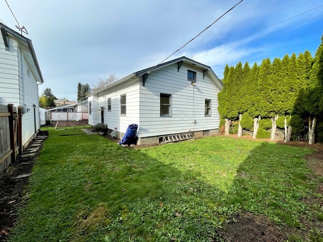 Building Photo - Gorgeous 1920s Bungalow in St John with Fenced Yard, Washer/Dryer Included
