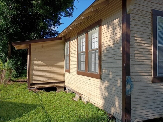 Building Photo - 7815 Dayton St