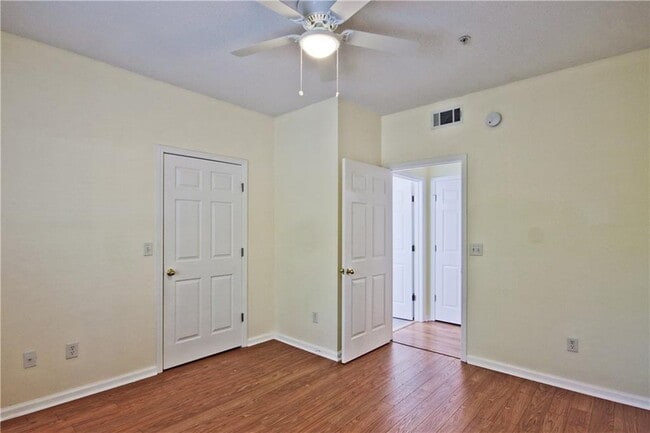 Building Photo - 8102 Woodland Ln