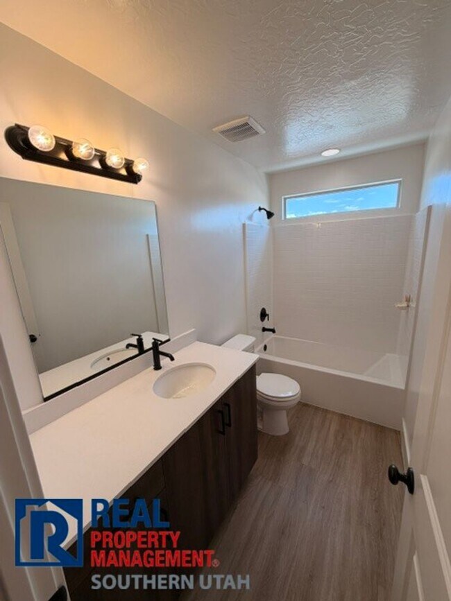 Building Photo - 5659 S Duel Ln