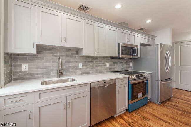 Building Photo - 248 US-46