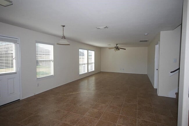 Building Photo - 10439 Falling Rapids Ct