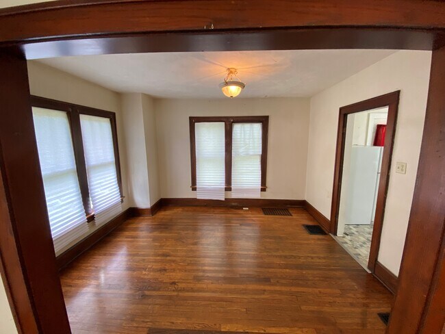 Building Photo - 1186 Greenwood Ave