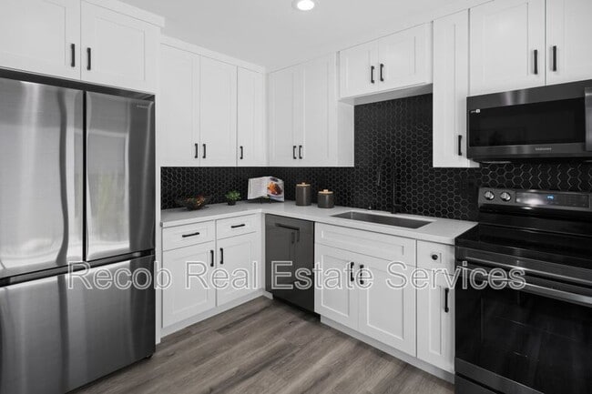 Building Photo - 6634-6644 Rockglen Ave