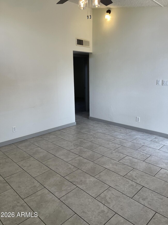 Building Photo - 1238 W Malibu Dr