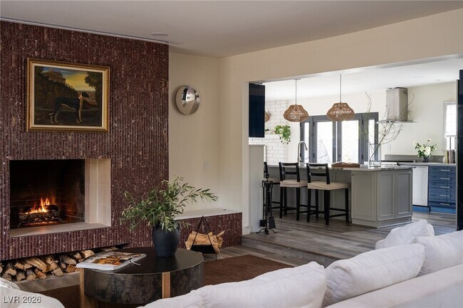 Building Photo - 2940 Rosanna St