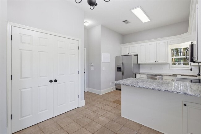Building Photo - Charming Brandon Home for Rent