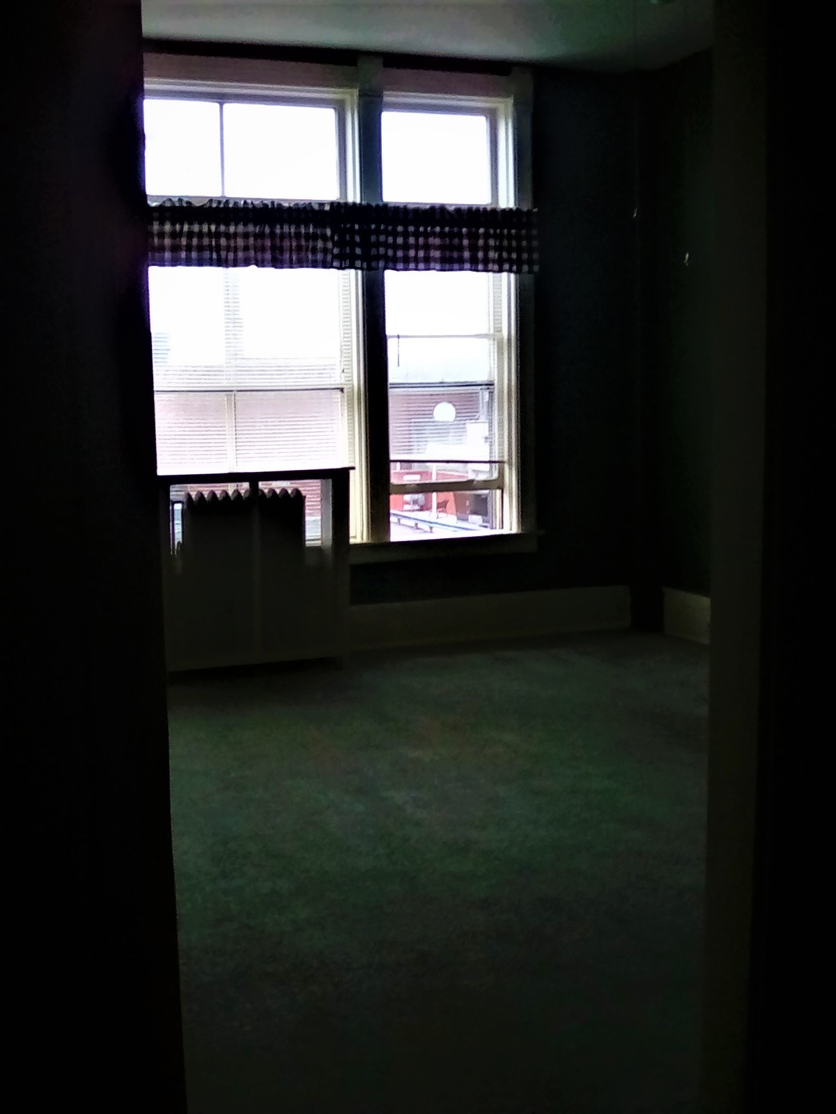Building Photo - 715 5th Ave